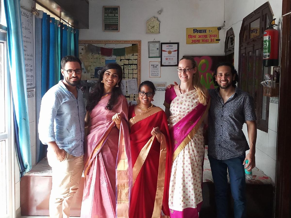 Friends Guest House & Hostel Agra  Exterior foto